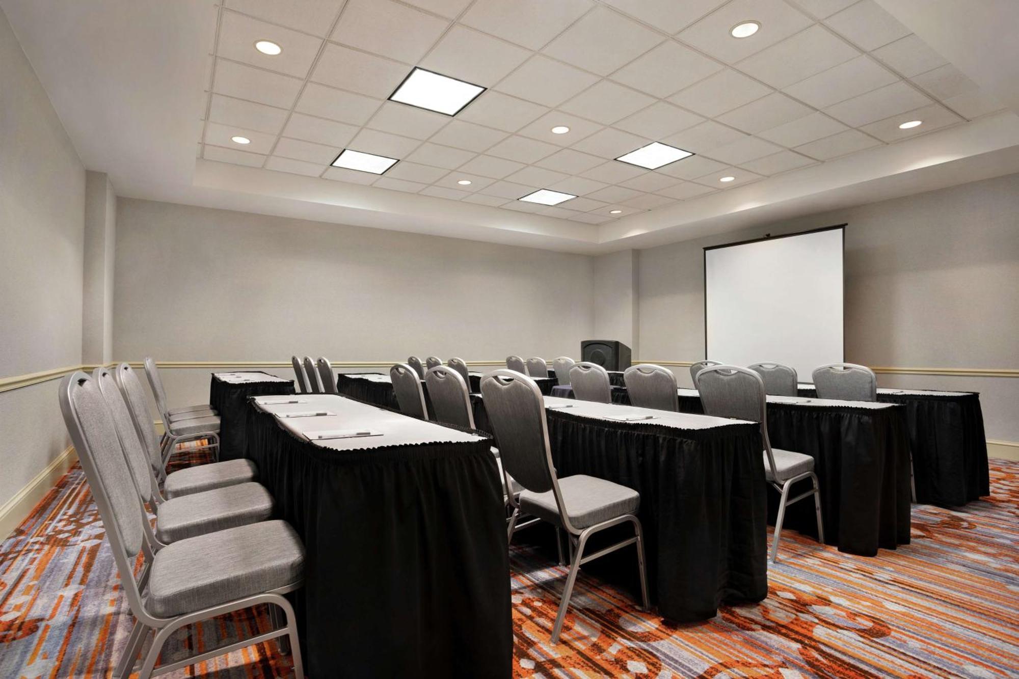 Hilton Garden Inn New Orleans Convention Center Buitenkant foto
