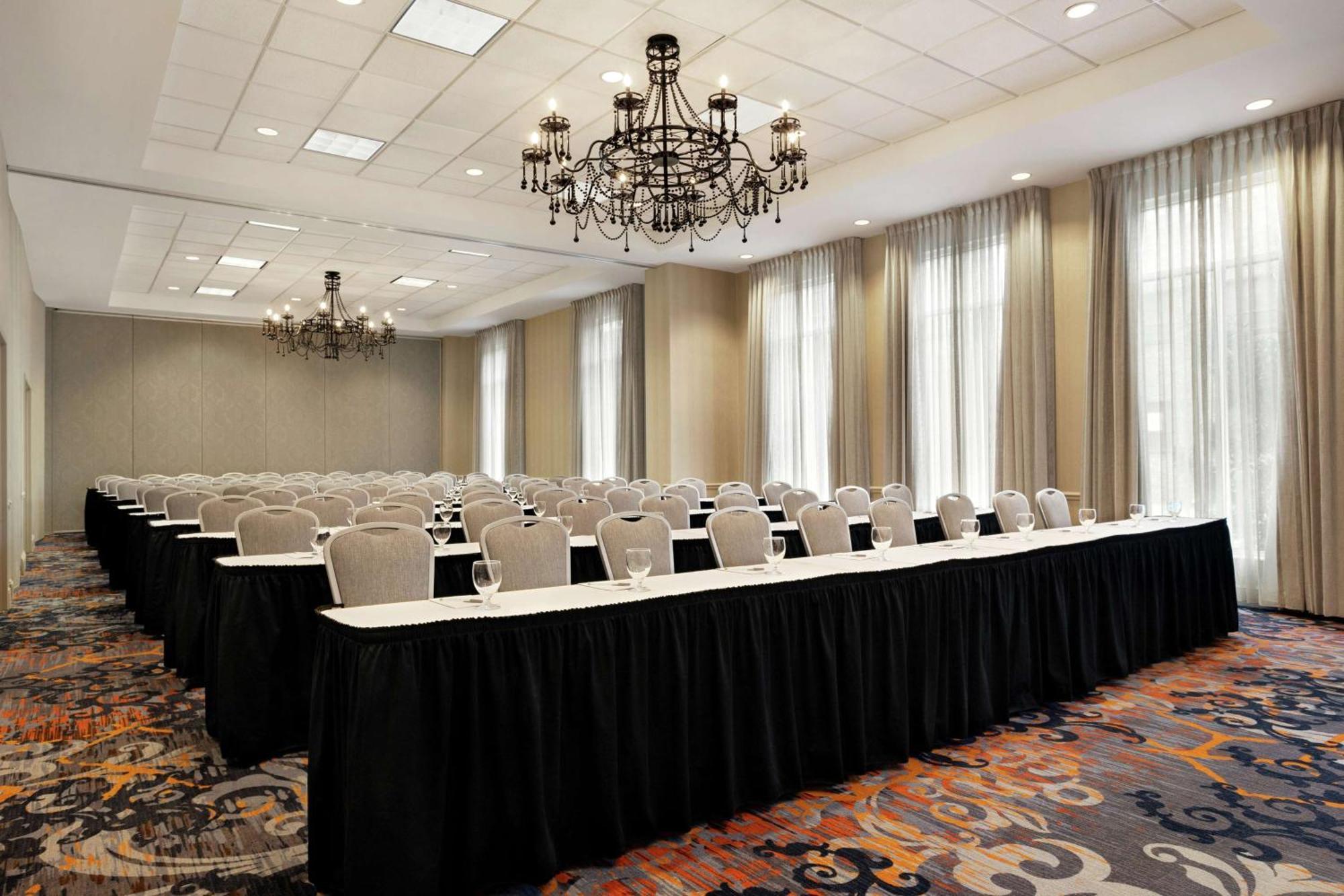 Hilton Garden Inn New Orleans Convention Center Buitenkant foto